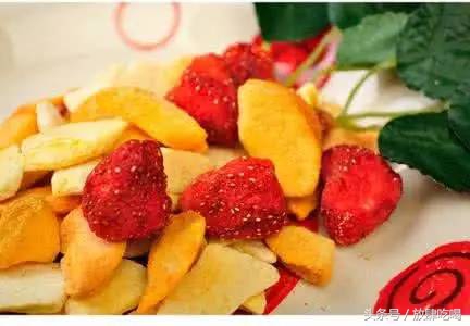 不愿做个只吃烤肉的*疆新**胖纸？九蔬，入驻万达，给你健康生活