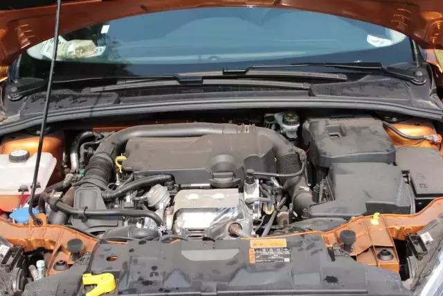 2015款福克斯1.0t三厢版,18年福克斯1.0t评测