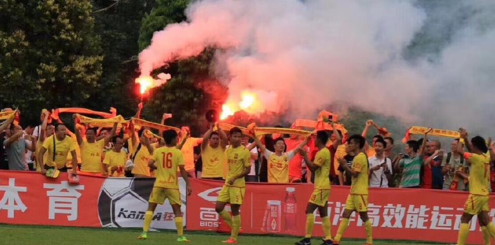 鐗涚妵涓敳,涓婃腐涓撲笟瓒崇悆鐞冨満