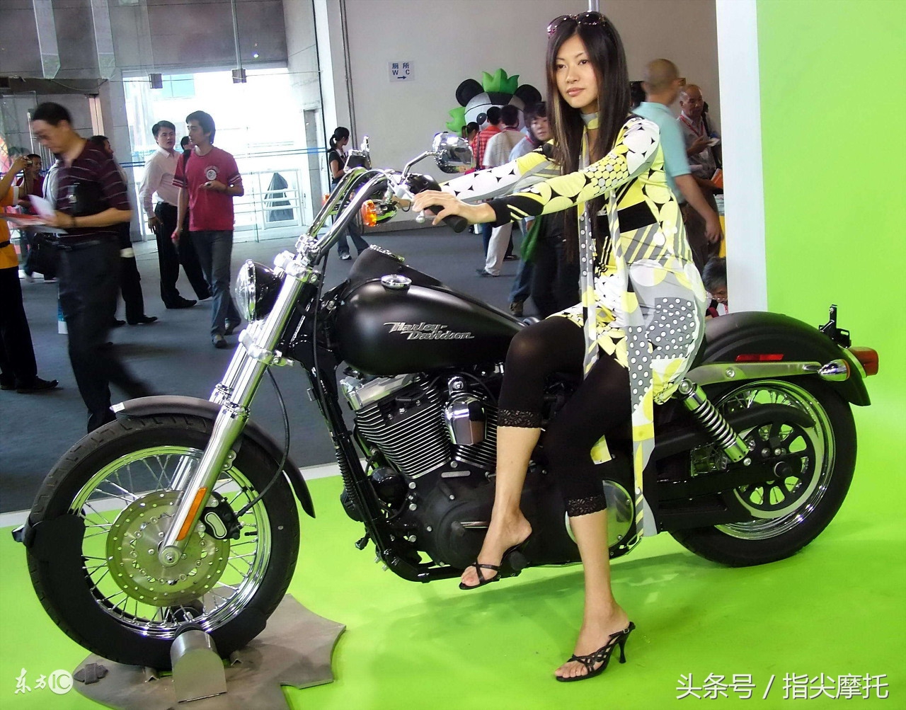 摩托车废气管喷油什么原因,摩托车不冒黑烟烧机油怎么解决