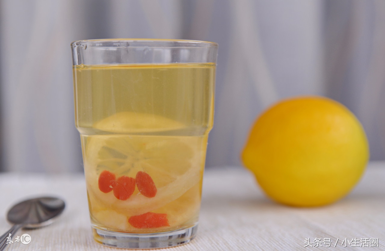 上吐下泻可以喝蜂蜜柠檬水吗,上吐下泻能喝蜂蜜水吗