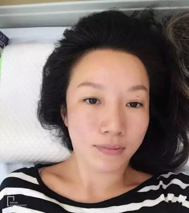 她单枪匹马从杭州出发，开着开着到了非洲腹地