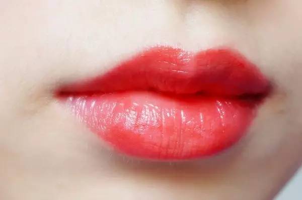 星级妆容化妆方法,简单妆容需要的化妆品