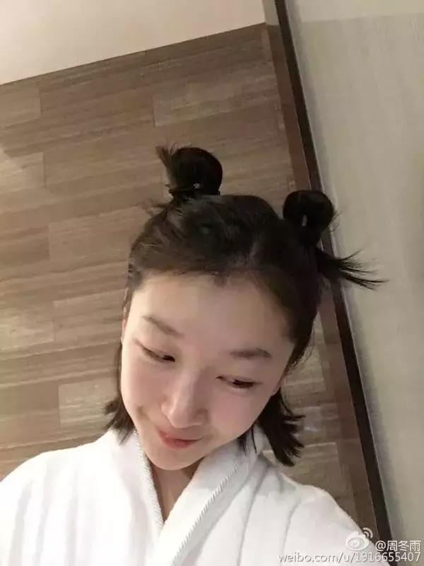 头发乱怎么扎低丸子头,头发尴尬期的各种扎法