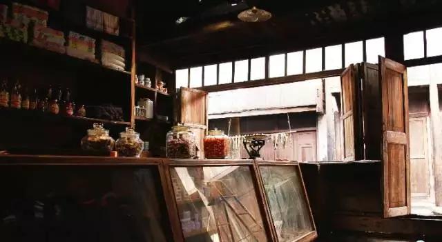 忠路老屋基,太美哒,美得登上《武陵土家》封面