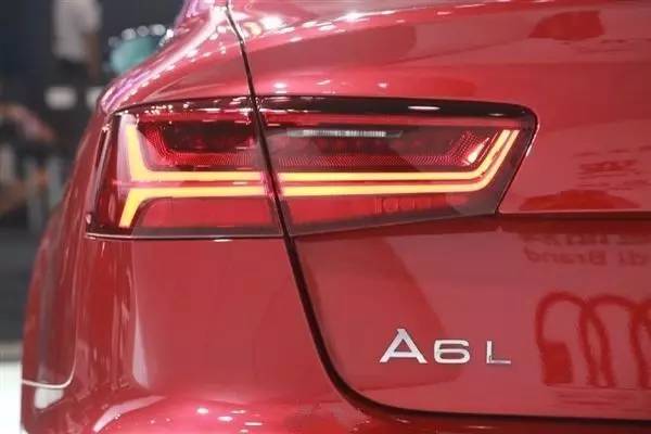 奥迪a6l3.0周年纪念款,奥迪a6l45tfsiquattro臻选动感