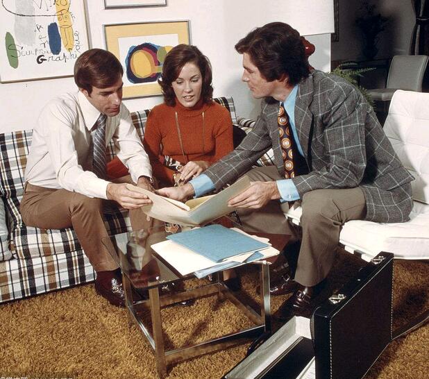 以为老了有一笔养老金,现在才发现是假的,结果万能险并不万能