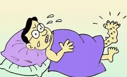 嘴唇干燥眼睛充血是什么原因,嘴唇干涩是缺少什么