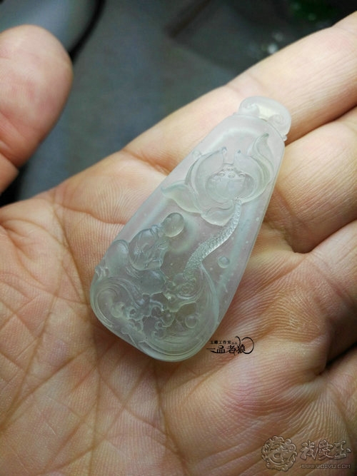 翡翠玉雕雕刻过程,用心去雕刻