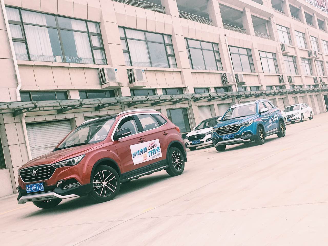 奔腾双核好还是i3好,奔腾两厢车推荐