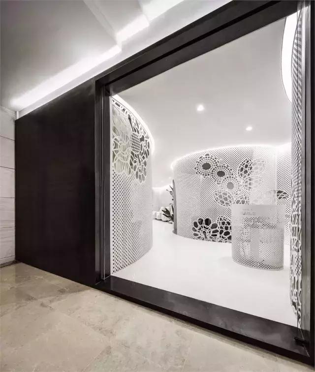 裸粉色高级感美甲磨砂,简约蕾丝美甲