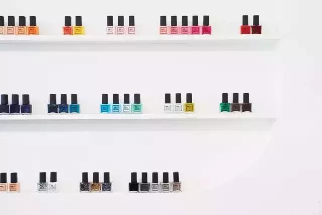 裸粉色高级感美甲磨砂,简约蕾丝美甲