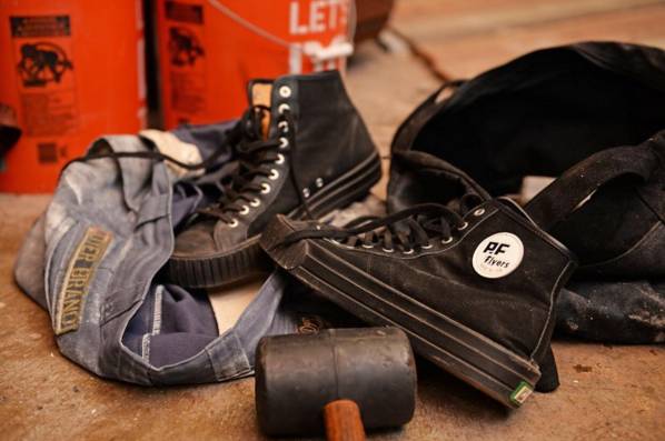 帆布鞋也能穿出女王风范,帆布鞋也能穿出高级感