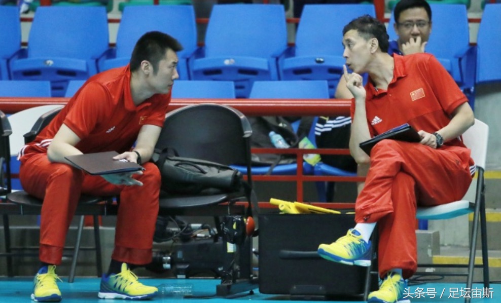 中国女排被打后反击,中国女排遭加拿大翻盘