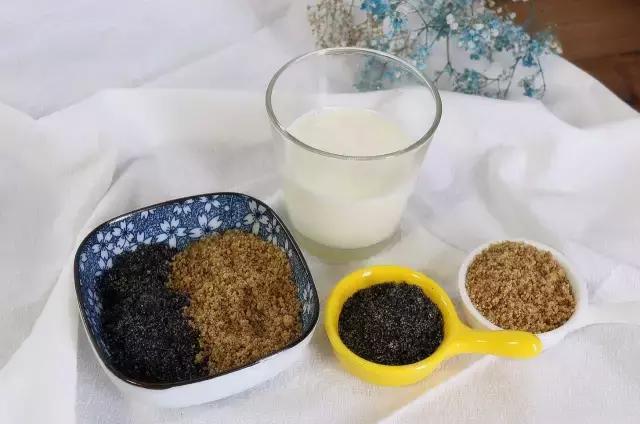 自制黑芝麻虾皮粉,黑芝麻粉怎么吃补钙好