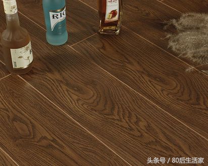 复合地板和木地板哪个好,仿复合木地板的塑料地板