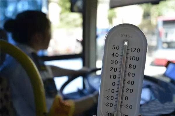 最辛苦的10个职业,夏天最辛苦的职业图片