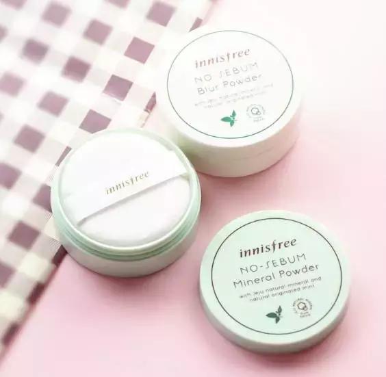 夏天很油冬天起皮,夏天很油冬天很干用什么粉底液