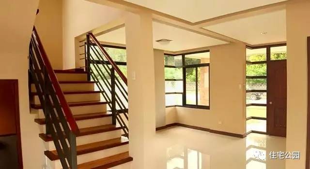 80后小伙子放弃城里买房自建别墅,土豪花200万打造自建房