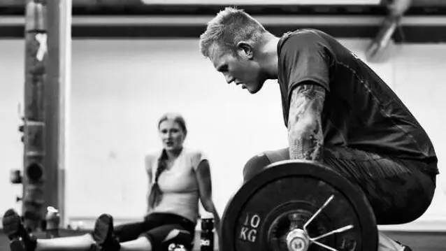 初级健身需要喝蛋白粉吗,初级健身有必要用肌酸么