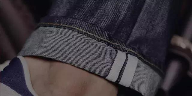 你在单车上看风景，别人却都在笑话你