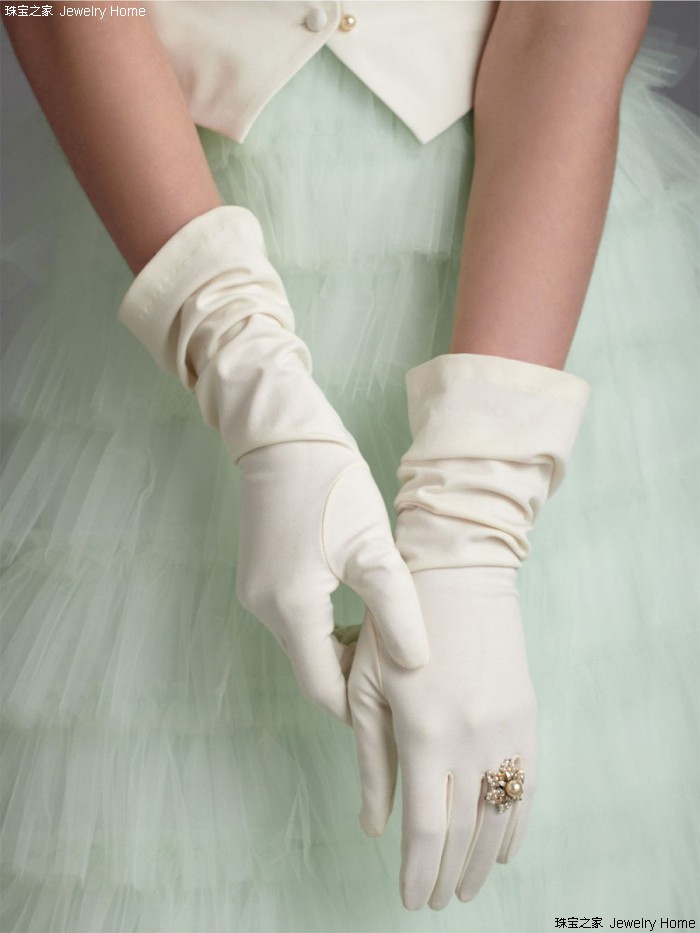 婚纱手套怎么选,婚礼戴什么手套最好看