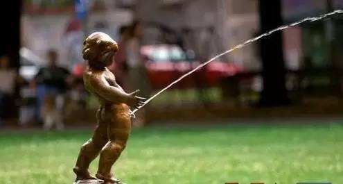 睡前喝一杯茶叶水好吗,睡觉前泡一杯茶