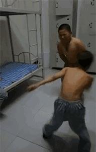 致电一妹子收快递，彩铃是爱你一万年