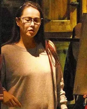 靳东二胎生了吗,靳东二胎香港