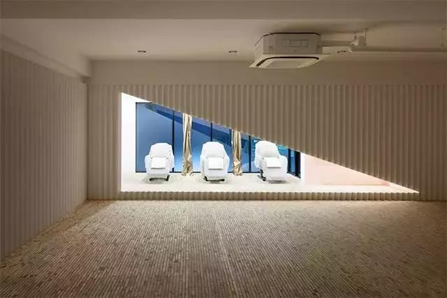 裸粉色高级感美甲磨砂,简约蕾丝美甲