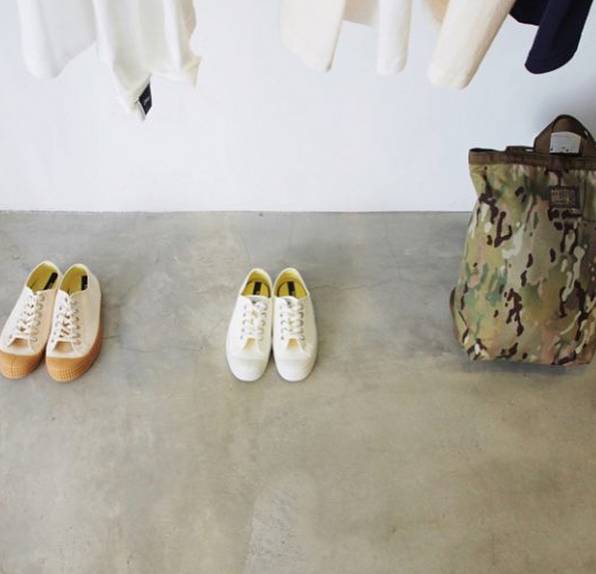 帆布鞋也能穿出女王风范,帆布鞋也能穿出高级感