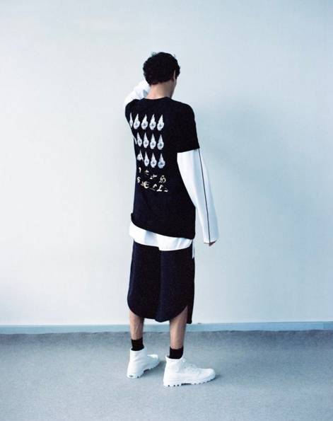 帆布鞋也能穿出女王风范,帆布鞋也能穿出高级感