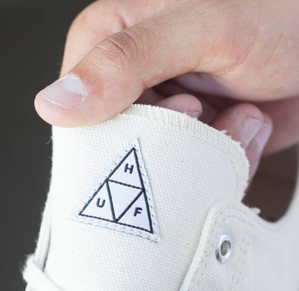 帆布鞋也能穿出女王风范,帆布鞋也能穿出高级感