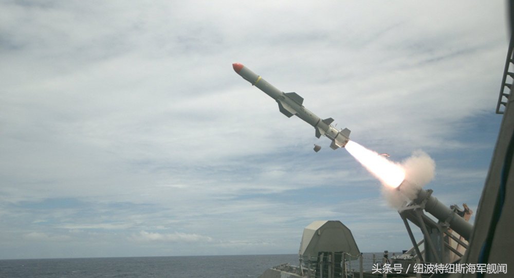 泰国订购12架瑞典鹰狮战斗机,美国鱼叉导弹多少钱一枚