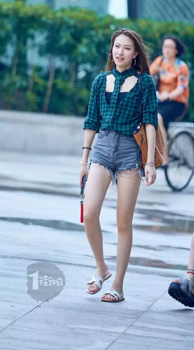 吊带\短裙\一字领……这才是周末该有的样子