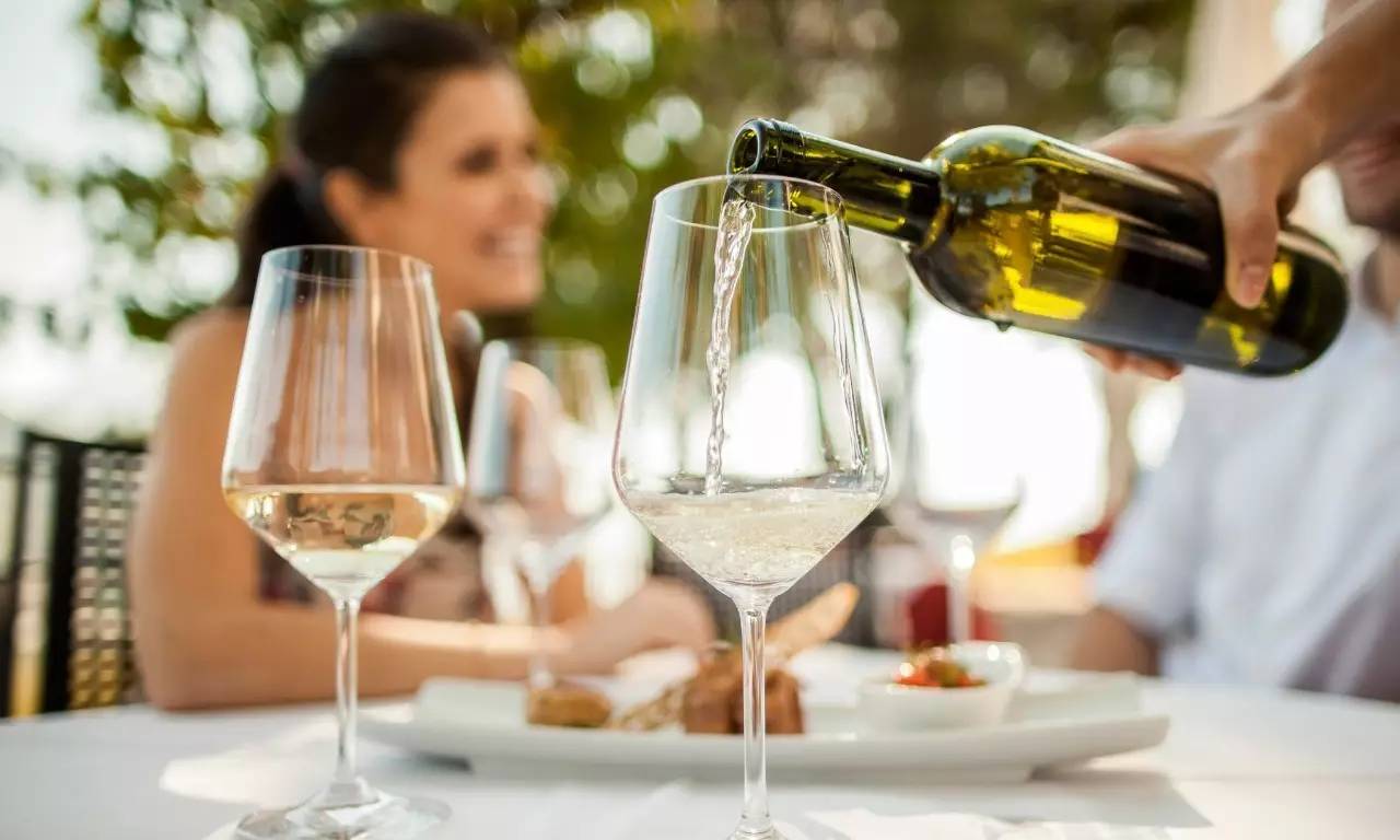 十年一盏琼瑶浆，了送浮生