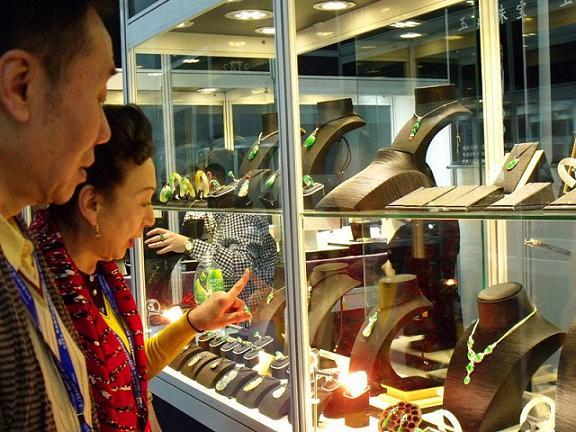 当珠宝鉴定师说实话,当老板娘的必要条件