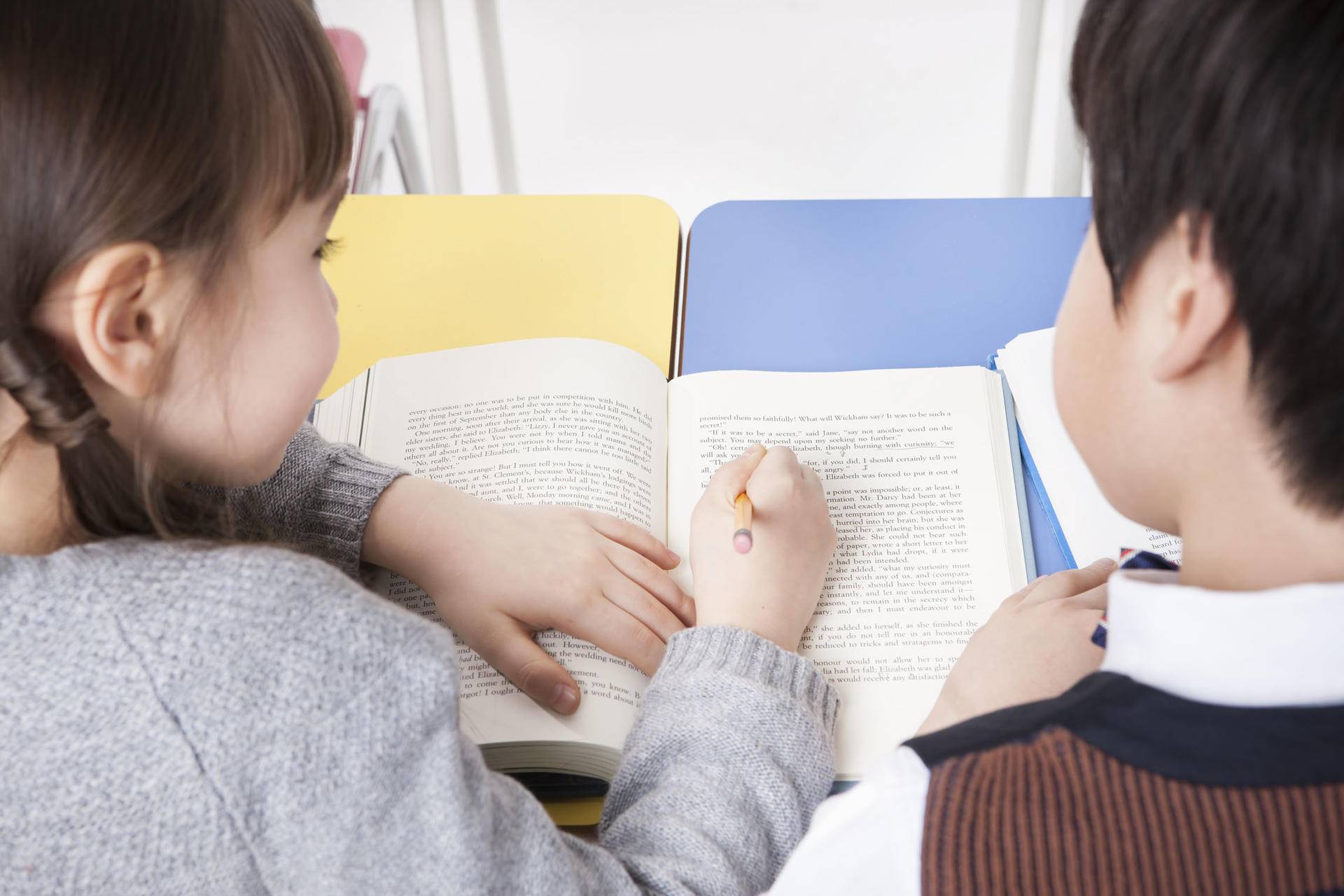 育儿路上遇见烦恼,悠游小镇新爱婴早教中心