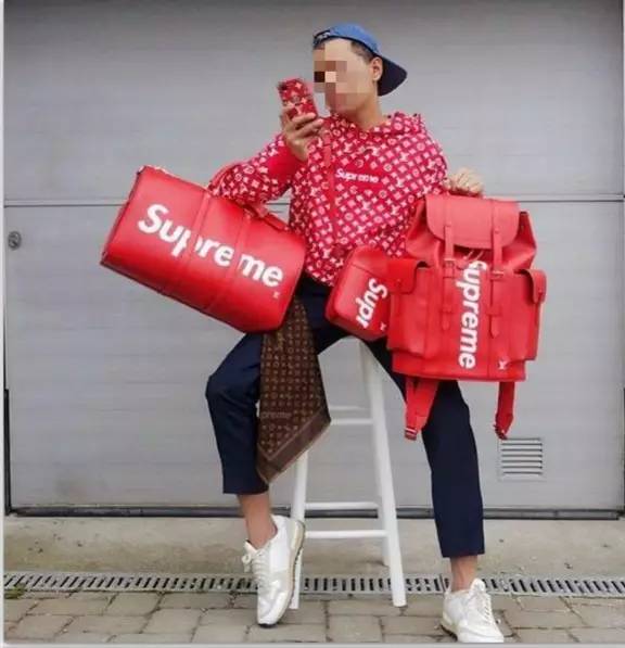 supreme网红外套 (网红潮牌supreme2019)