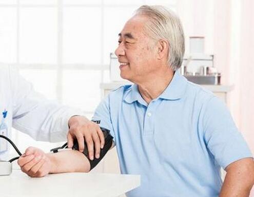 下肢水肿病人的健康宣教,双脚水肿在饮食上要注意哪些方面