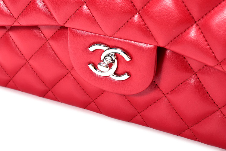 香奈儿小金球包包价格表官网,香奈儿包包好还是lv包包好