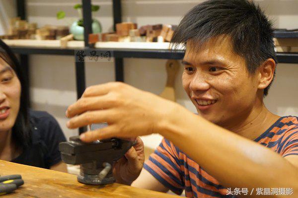 我们是谁?游客!我们做啥?木工!怎么做?打酱油!