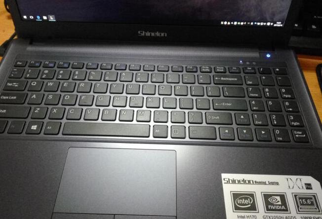 除了配置之外,炫龙游戏本的IPS屏幕也值得关注