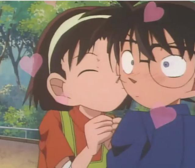 柯南被抱过多少次,柯南被抱了几次