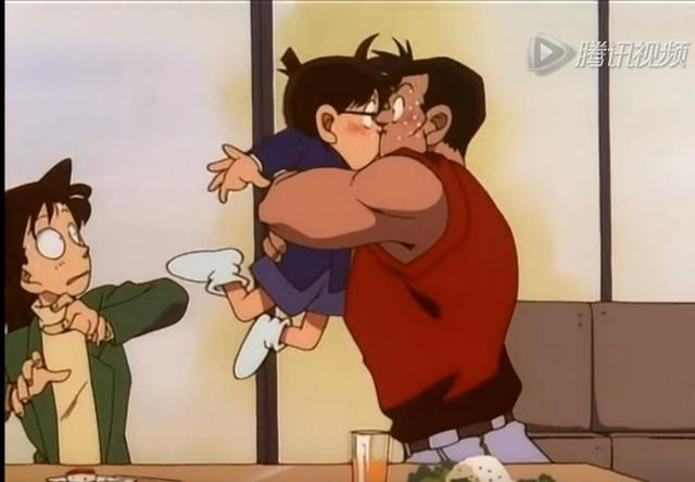 柯南被抱过多少次,柯南被抱了几次