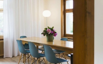 小户型餐桌方桌还是圆桌漂亮,方形餐桌和圆桌哪个更高级