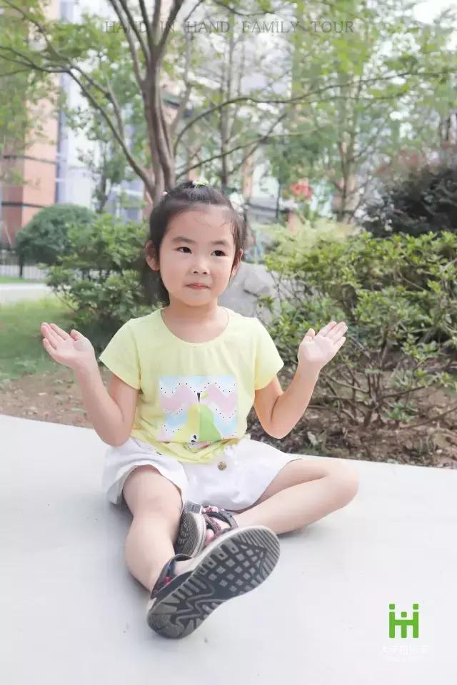 中山大道潮童街拍：很萌很酷很厉害，还会耍宝！