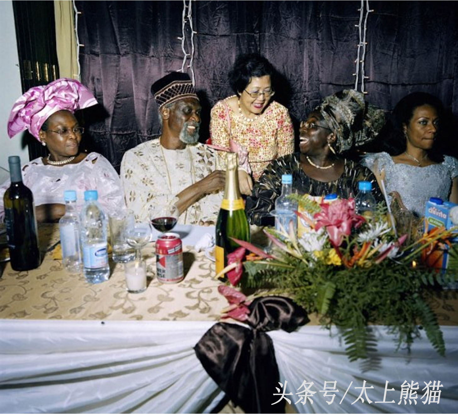 《战狼2》于谦精彩演绎非洲奸商，瞅瞅华人在非洲到底有多挣钱？