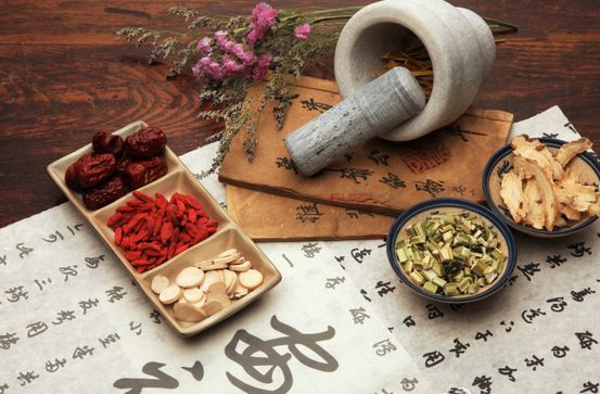 80多岁的老中医秘传膏药,怎样预防慢性骨关节疾病