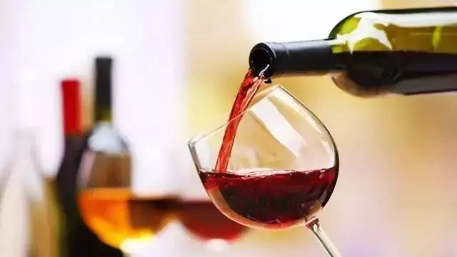 开瓶没喝完的红酒怎么储存,开瓶的红酒用塞子塞上能保存多久